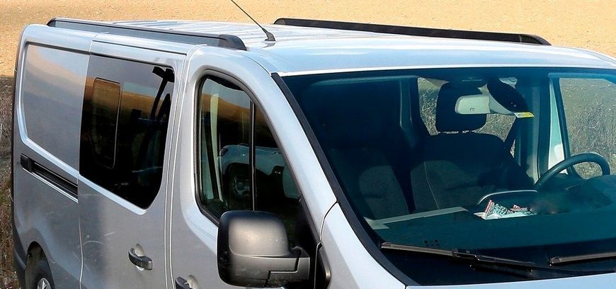 Вбудовані рейлінги для Renault Trafic 2015+, коротка база (чорні) RLN-74392 фото