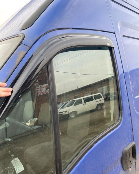 Вітровики для Iveco Daily 2006-2014 (2 шт) DOK-79853 фото