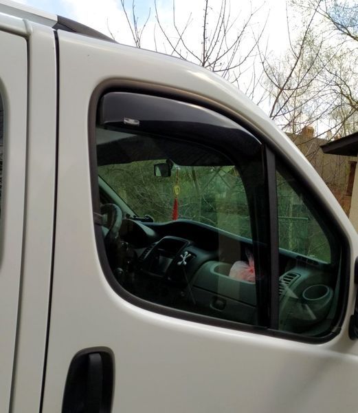 Вітровики для Renault Trafic 2001-2015 (2 шт) DOK-67159 фото