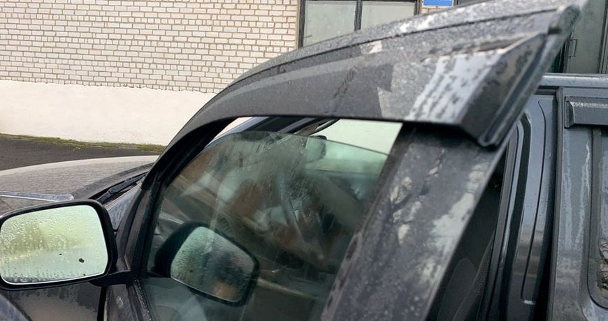 Вітровики для Nissan Navara 2006-2015 (4 шт) DOK-88977 фото