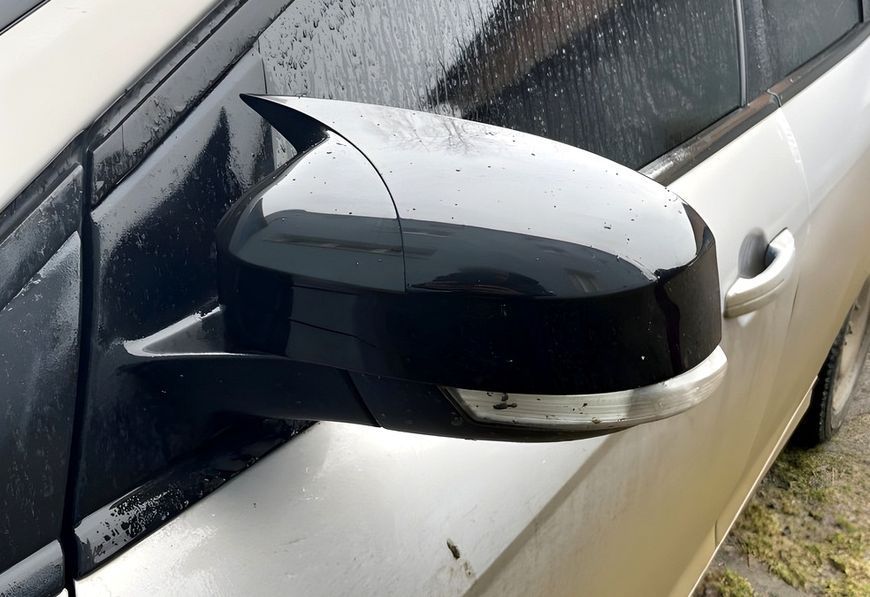 Накладки на дзеркала BMW-Style для Ford Focus 2 2008-2011 ZRK-86538 фото